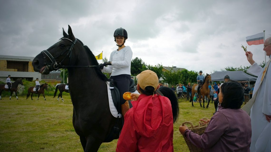 35e Paarden- en huisdierenzegening in Bredene
