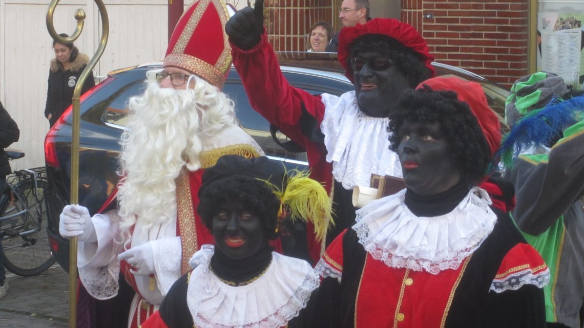 De Sint bezoekt de Vuurtorenwijk