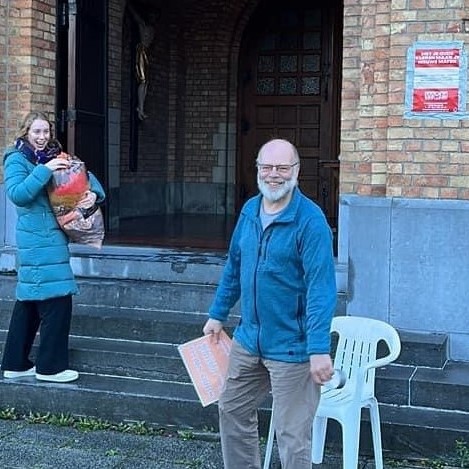 Chiro Nelle zamelde kledij in voor WereldMissiehulp