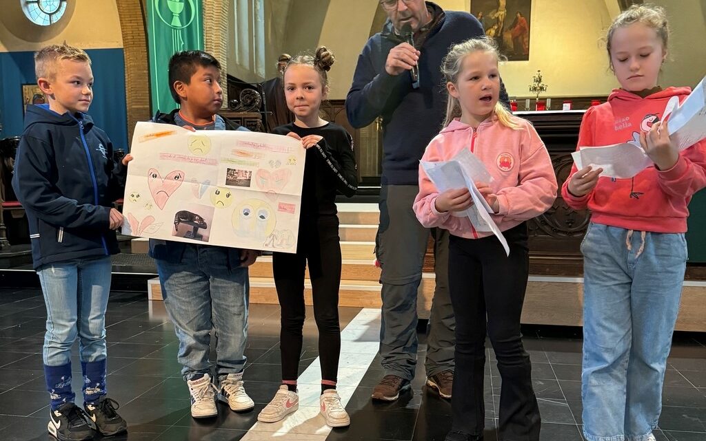 Multiculturele viering bij VBS Duinen